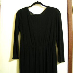 SLINKY STRETCH CREPEY BLACK DRESS M